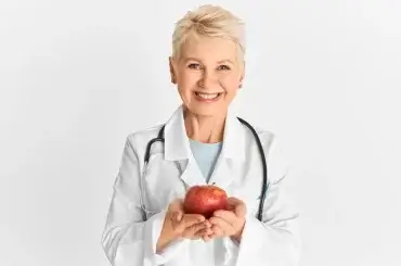 Doutora oferecendo uma maça